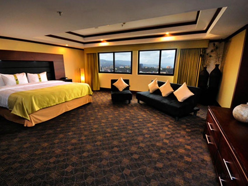 Khách sạn Holiday Inn Guatemala