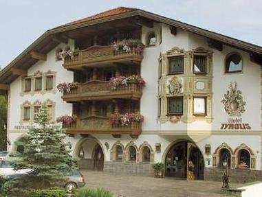Khách sạn Tyrolis