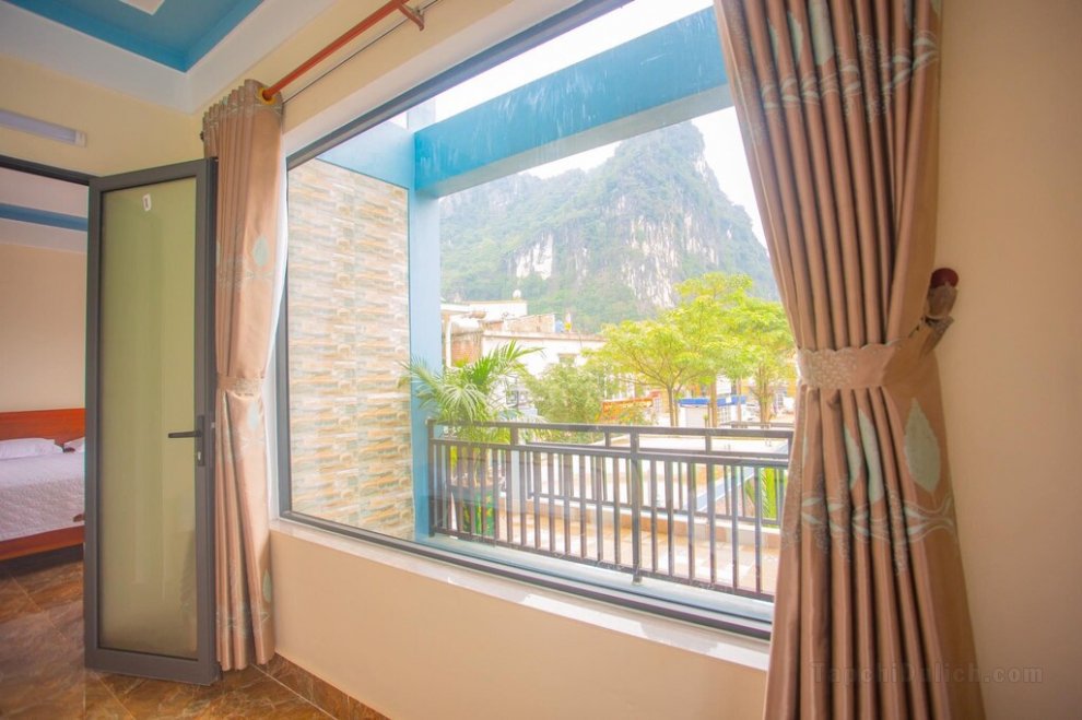 Phong Nha Green Home- Family Room with pool view