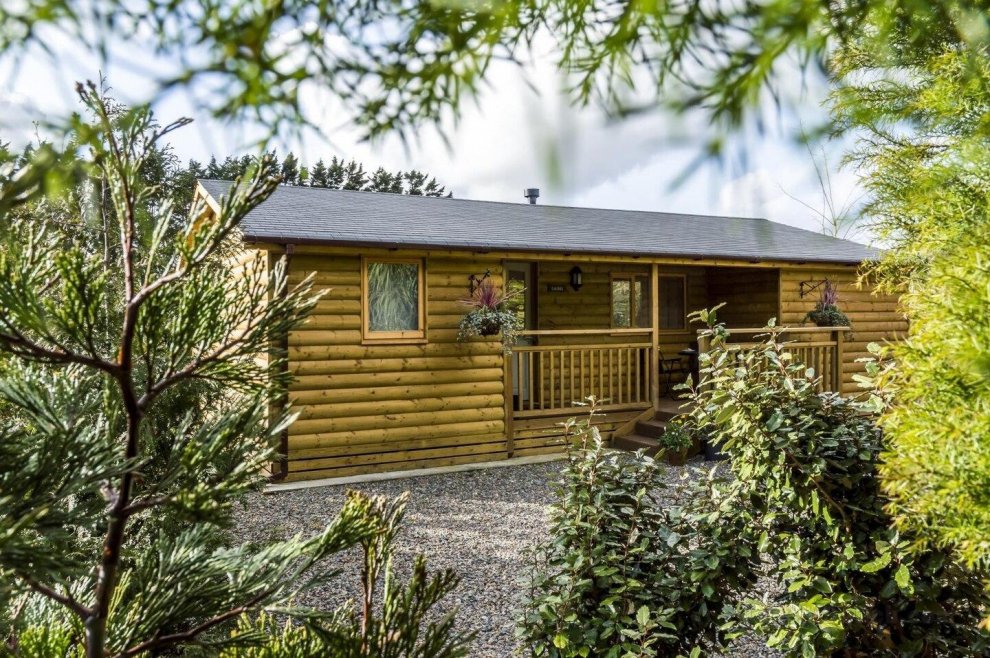 Fern Lodge - Log Cabin - St.Florence - Tenby