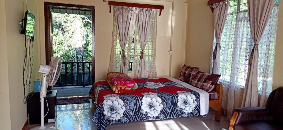 Mawlynnong-streamsideguesthouse- quiet, safe&clean