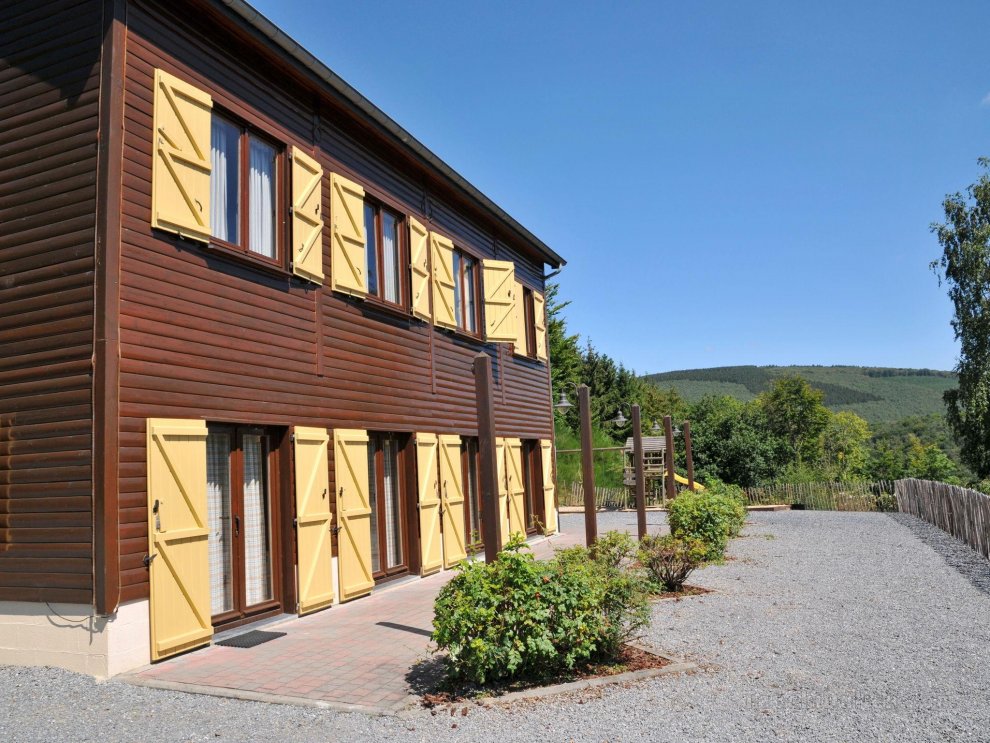 Holiday home with a panoramic view of the Ourthe, on a quietly located property