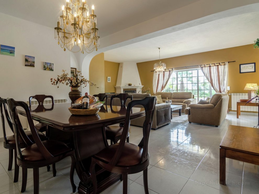 Comfortable detached child-friendly villa with private pool