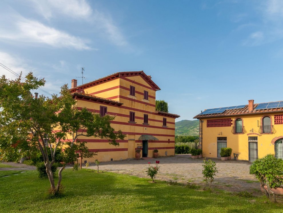 Welcoming Mansion with Swimming Pool inTuscany