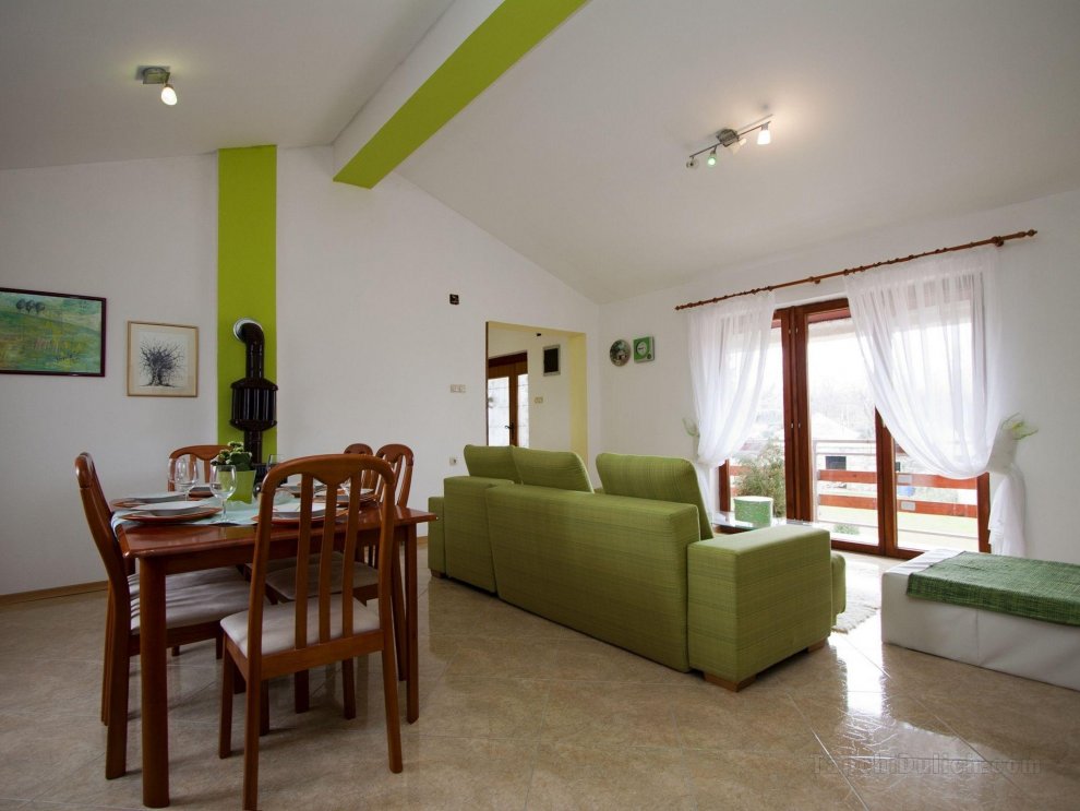 Luxurious Apartment in Sajini Croatia with Swimming Pool