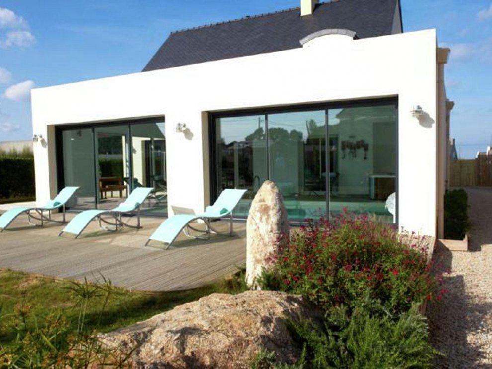 Modern villa in Plouneour-Trez with private pool