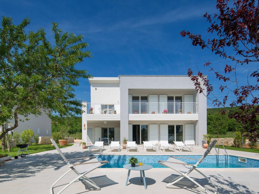 Exquisite Villa in Stanisovi with Swimming Pool