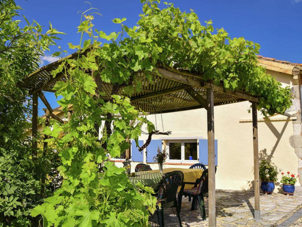 Awesome cottage in Nouvelle-Aquitaine w/