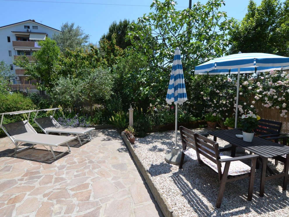 Inviting Apartment in Gatteo with Private Garden