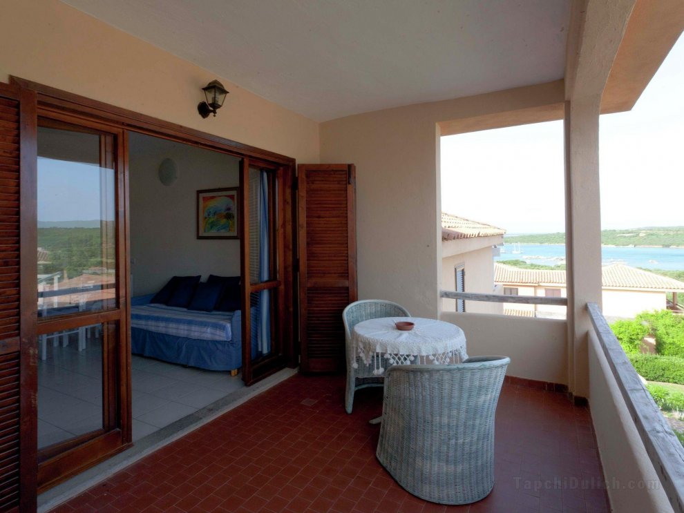 Stylish one bedroom apartment just a few steps from the sea