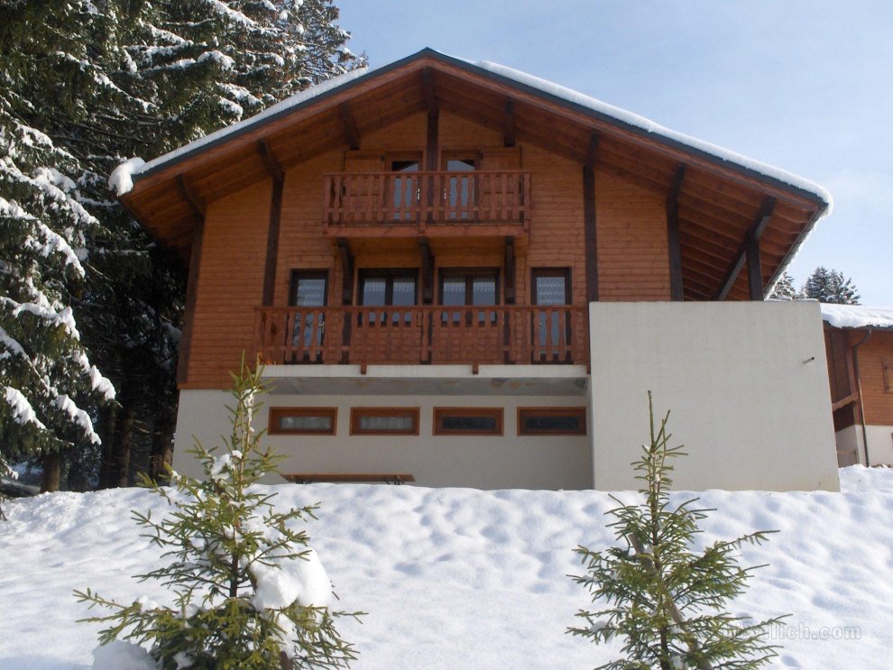 pers. chalet just 700 meters outside Les Gets
