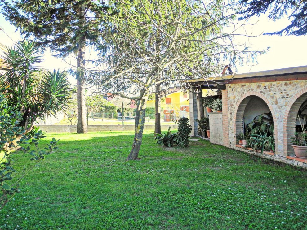 cosy cottage in Piano di Mommio with private garden