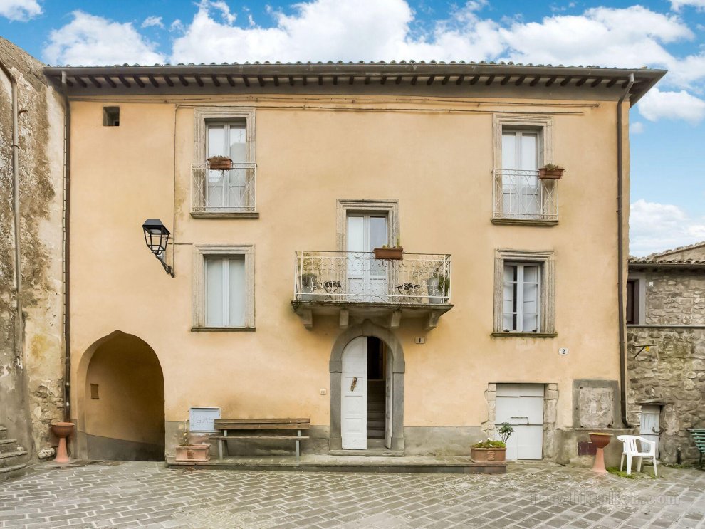 Lovely Villa in Sermugnano with Swimming Pool