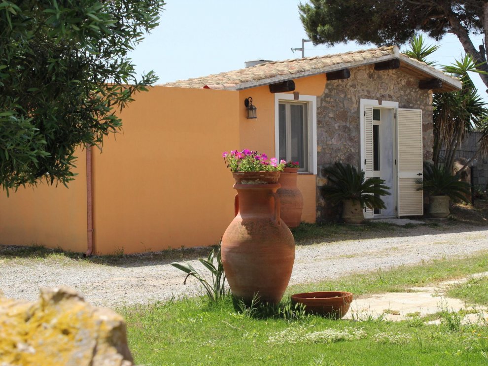 Cozy Cottage in Calasetta Sardinia with garden