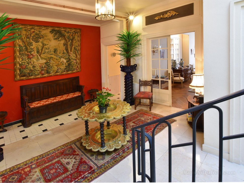th century character home with garden, in the heart of a historic village