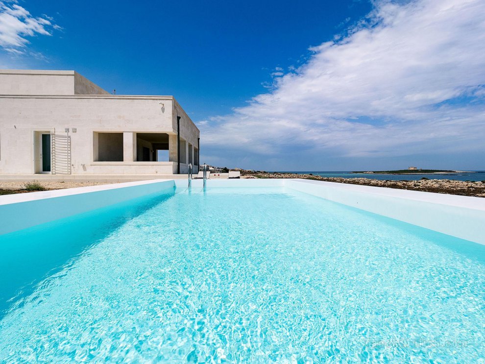 Luxury Holiday Home in Portopalo di Capo Passero with Pool