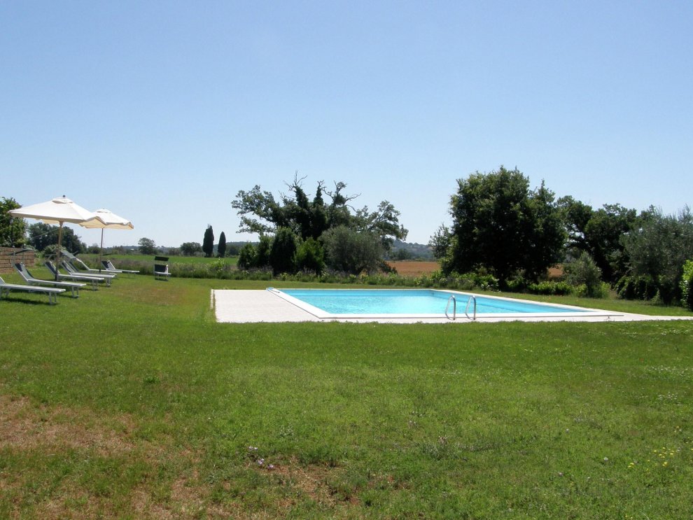 Farmhouse in Sorano with Swimming Pool, Terrace, Barbecue