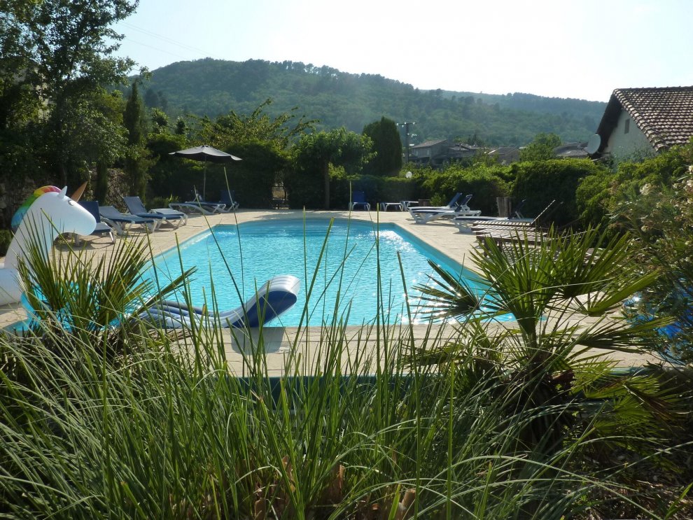 Pretty Holiday Home in Courry with Swimming Pool