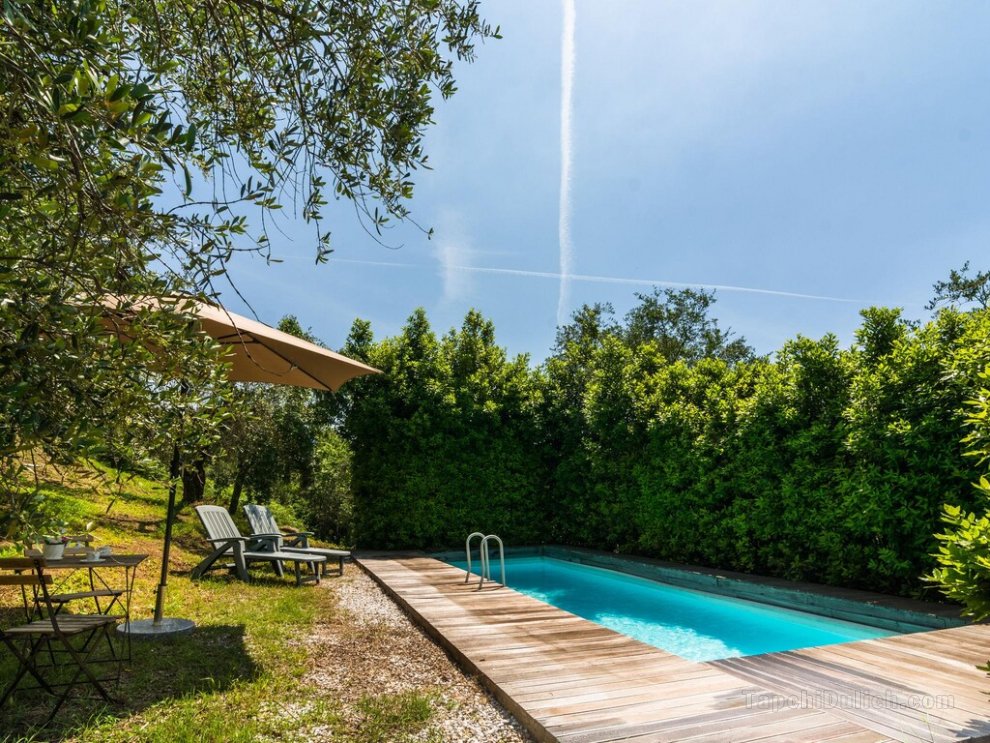 Idyllic Holiday Home in Pescia with Swimming Pool