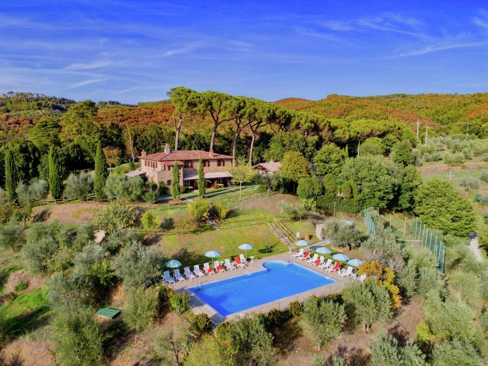 Agriturismo with swimming pool, private terrace, beautiful surroundings
