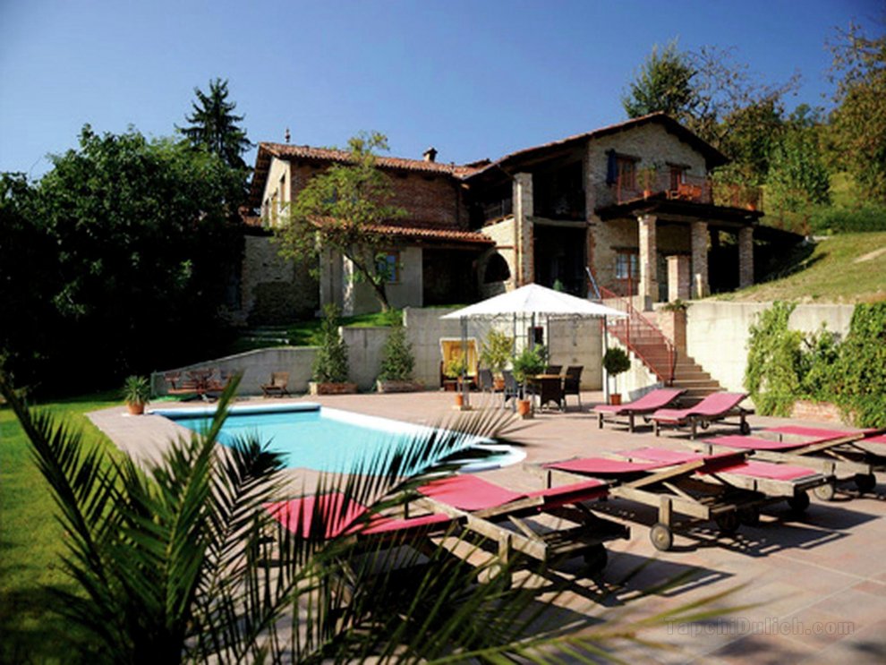 Graceful Mansion in Bastia Mondovi with Terrace