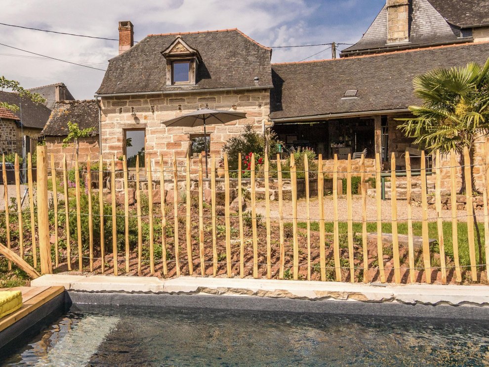 Comfy cottage in Saint Bonnet la Riviere with pool