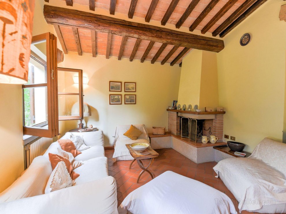 Beautiful Holiday Home with Swimming Pool in Monterchi