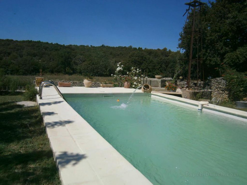 Graceful Cottage in Malaucene with Private Swimming Pool