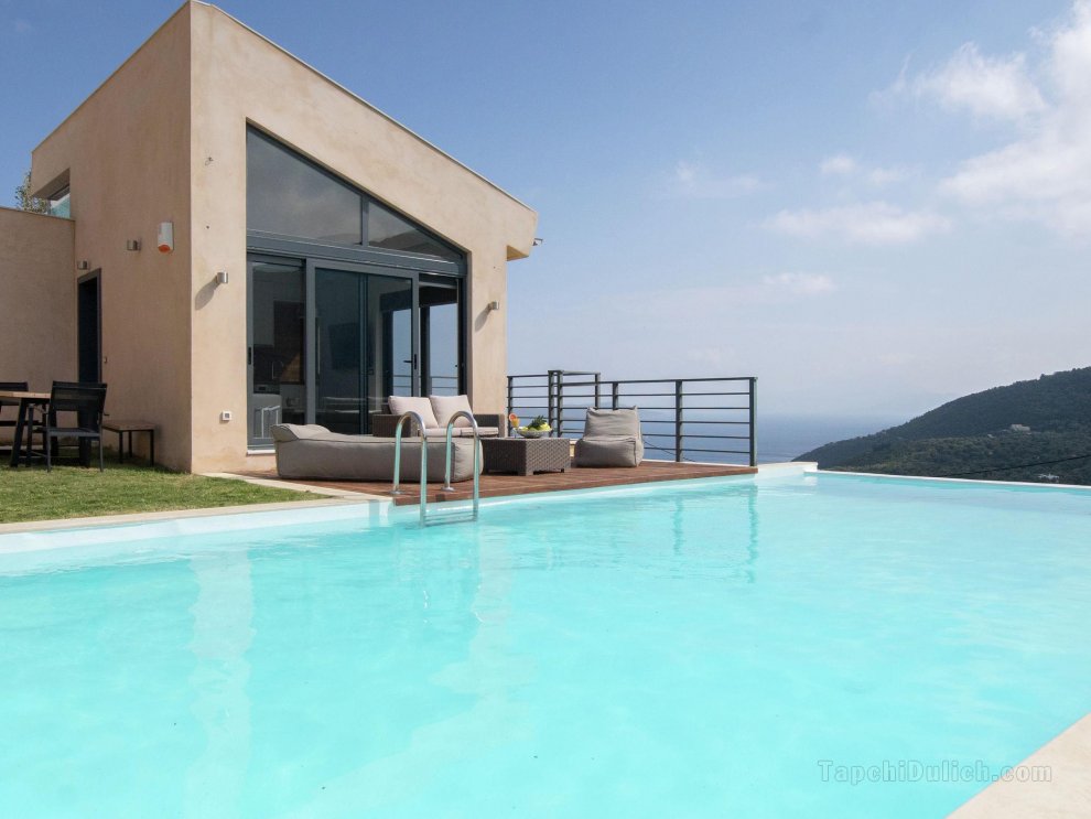 Beautiful villa with private pool, tennis court, view on Sivota Bay on Lefkas