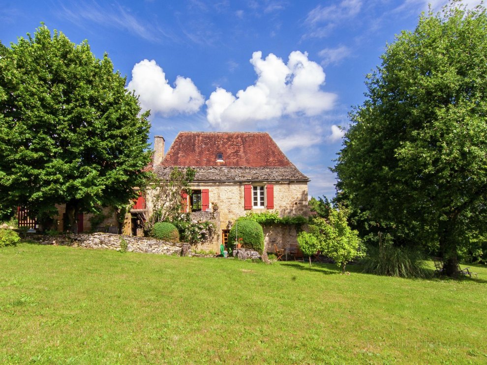 Spacious Farmhouse with Private Garden in Saint-Cybranet