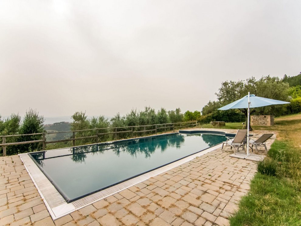 Comfy Holiday Home in Montone with Garden