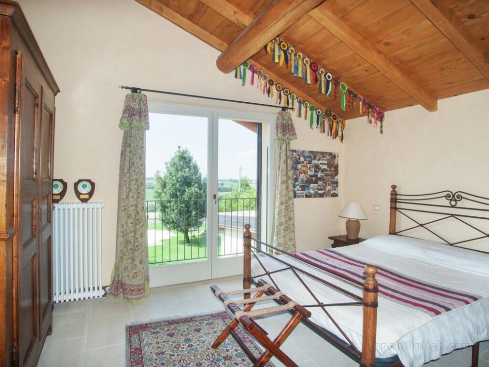 Gorgeous Holiday Home in Carpaneto Piacentino with Pool