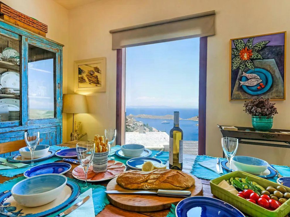 Beautiful villa in Kea island, 1st island under Athens, views Nicolas Golf