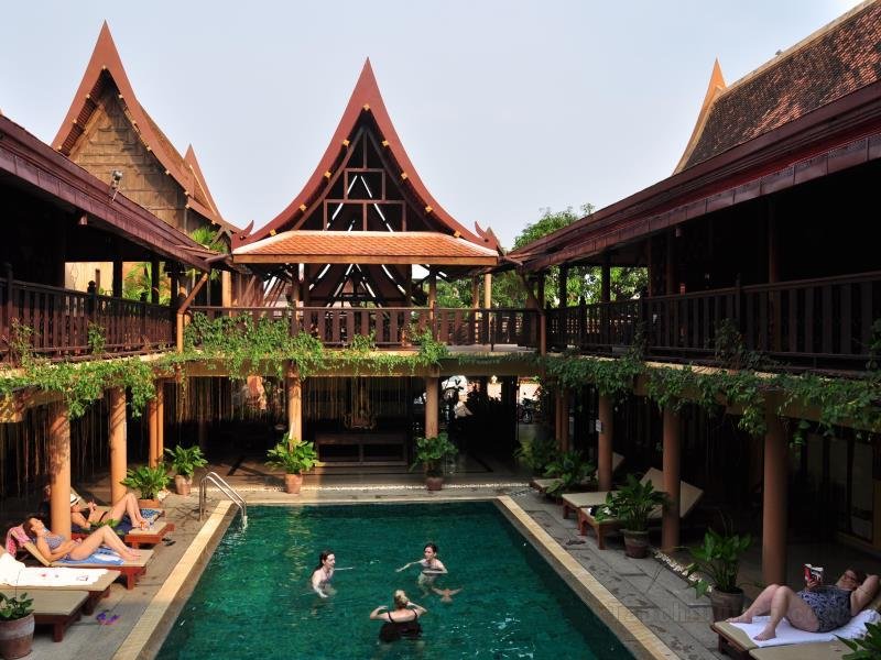 Khách sạn Ruean Thai