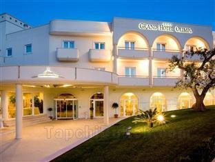 Khách sạn Grand Olimpo