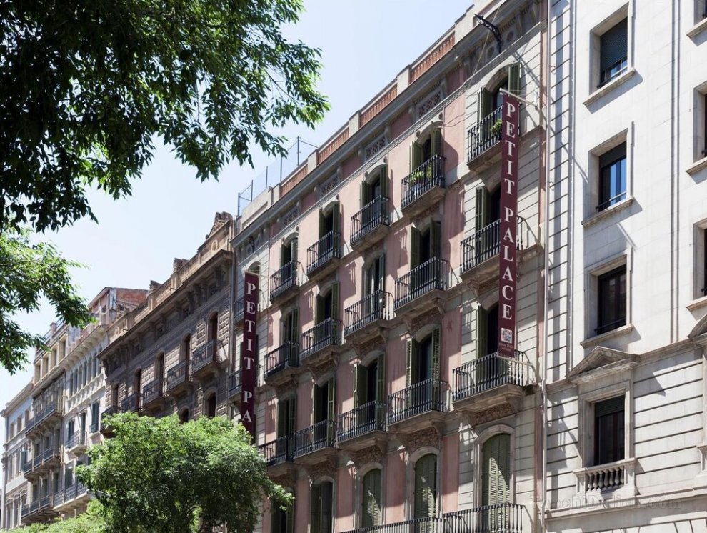 Petit Palace Barcelona Hotel