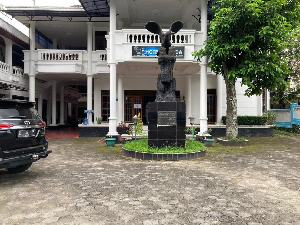 Khách sạn Garuda near Alun Alun Banjarnegara