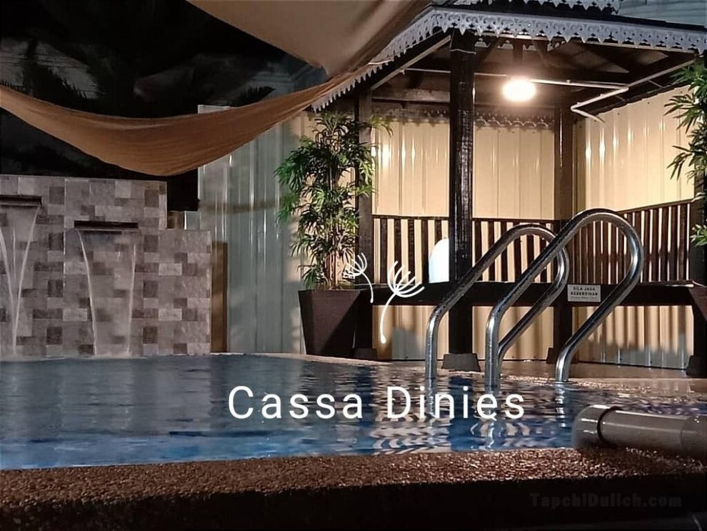 Cassa Dinies private pool Rantau Panjang