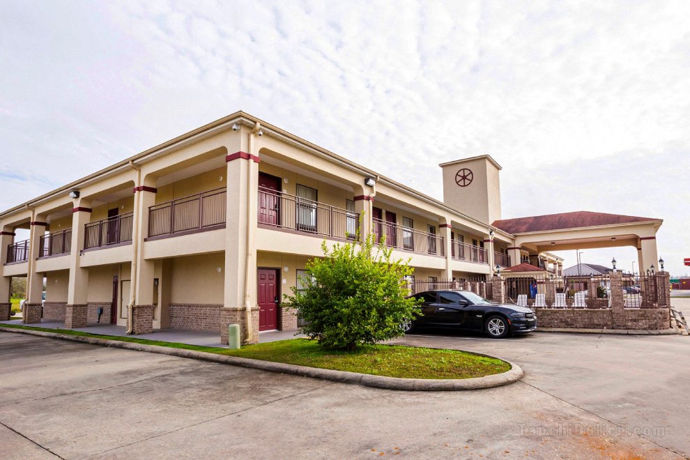 Khách sạn OYO Port Allen LA