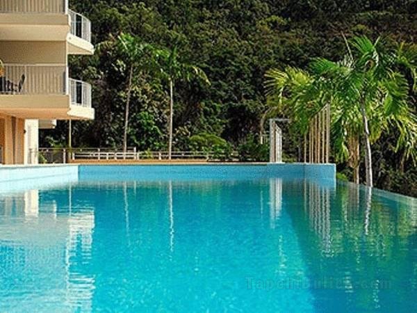 Azure Sea Whitsunday Resort