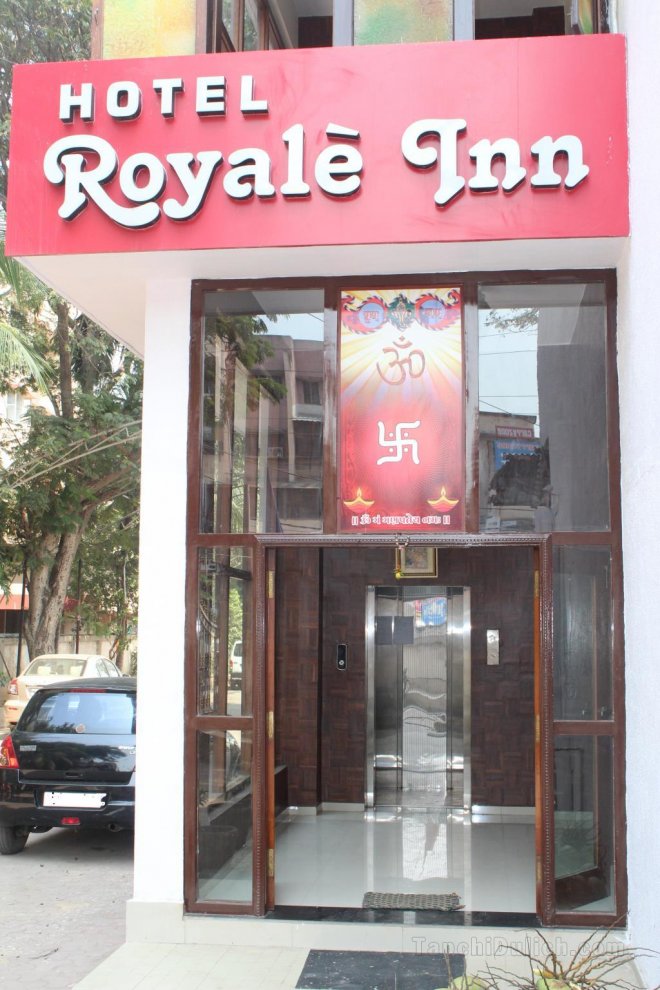 Khách sạn Royale Inn