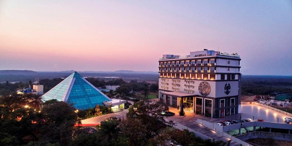 Khách sạn Muzas At Eskay Resorts