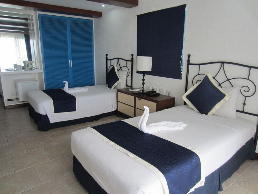 Khách sạn Estancia Resort
