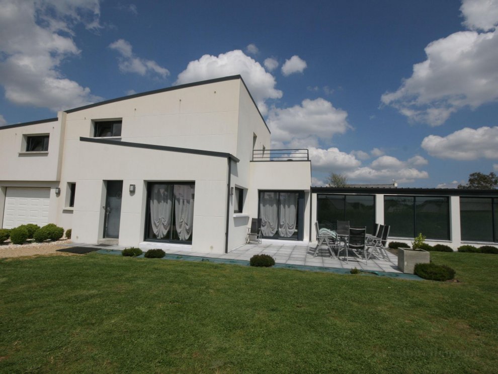 Modern villa with heated indoor swimming pool and at only 2.5 km from the sea