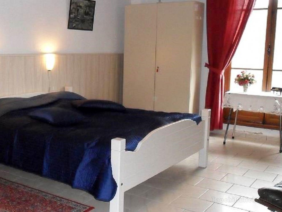 Attractive holiday home in Auvergne.