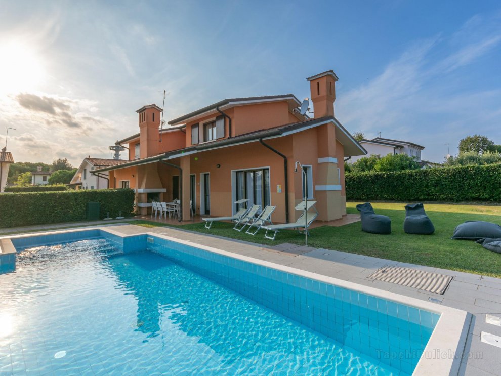 Villa with nice private pool on Isola di Albarella