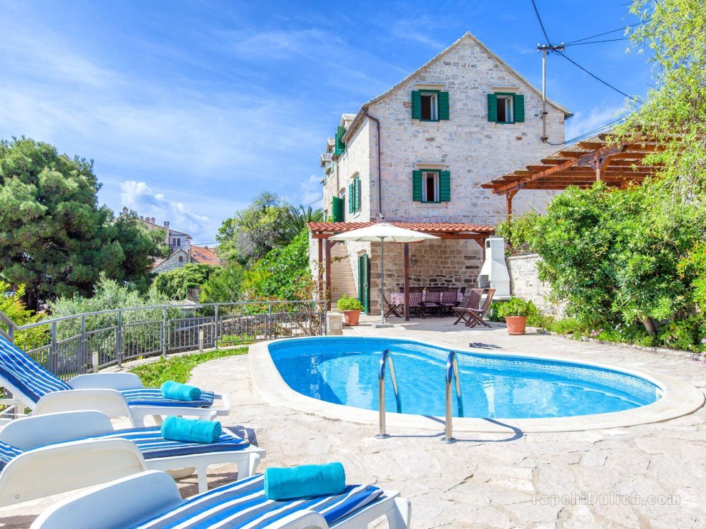 Charming Villa with Private Swimming Pool at Sumartin