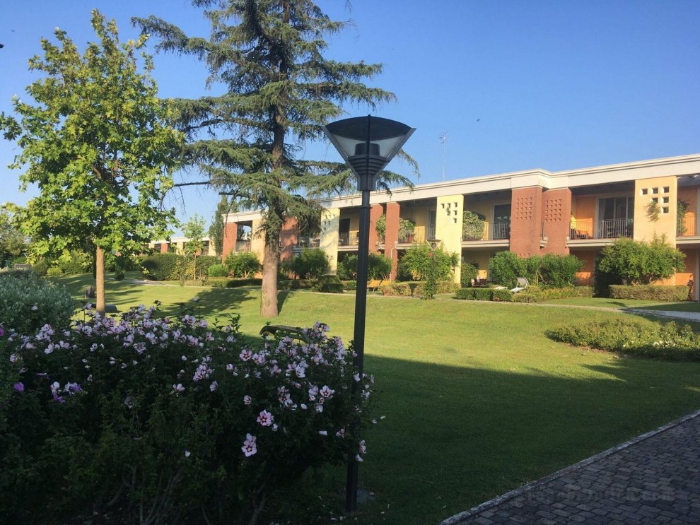 Splendid Apartment in Padenghe Sul Garda BS with Garden