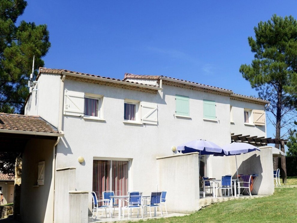 Pretty apartment only 2 km. away from Vallon-Pont-dArc