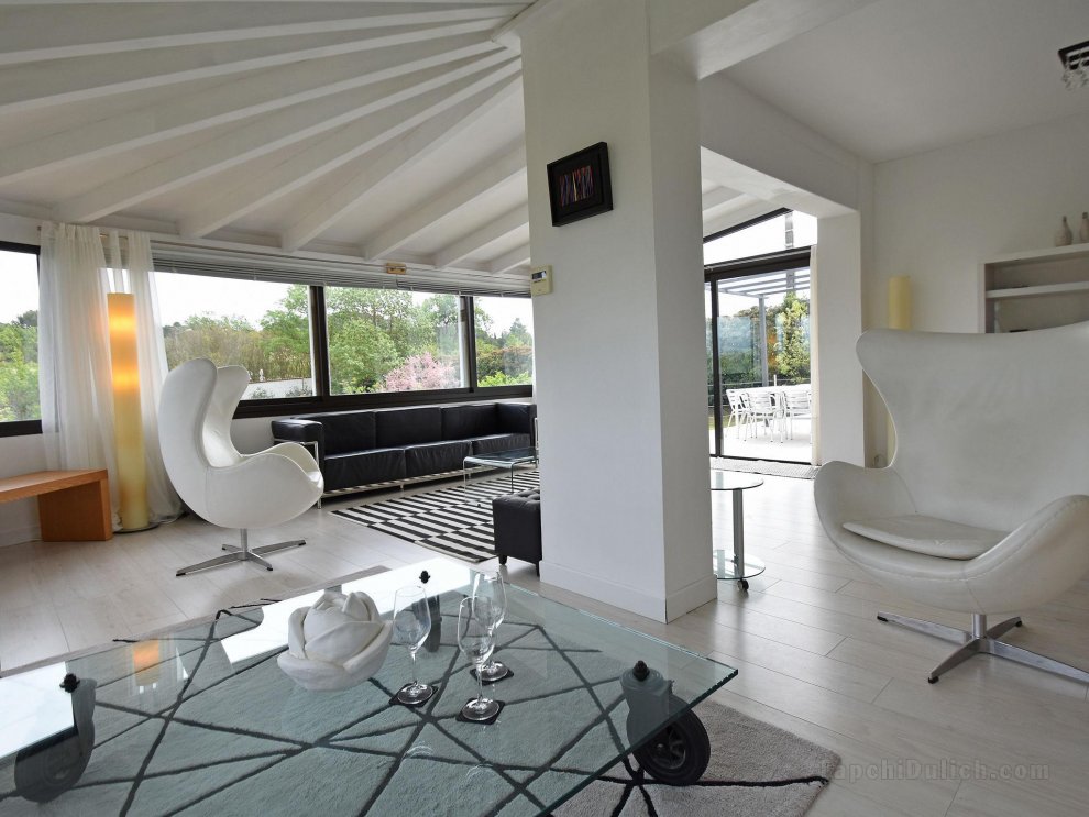 Modern Villa in Malves-en-Minervois with Private Pool